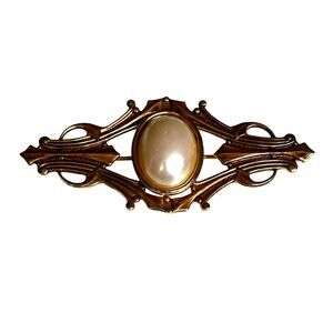 Vintage Y2K brooch textured gold & imitation pearl Victorian style fashion pin